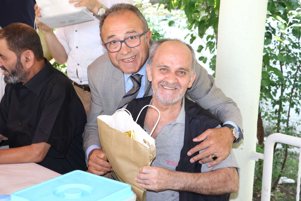 Huzurevi Sakinlerine Babalar Günü Sürprizi