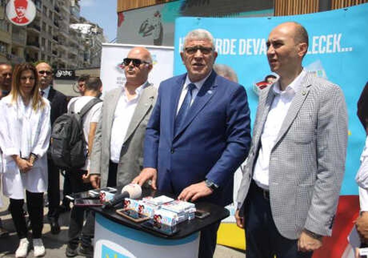 İyi Parti\'den Sembolik İlaç Kutusuyla Kampanya