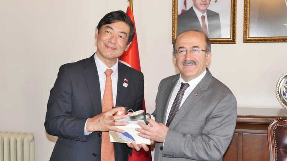 Japonya\'nın Türkiye Büyükelçisi Miyajima Trabzon\'da Ziyaretlerde Bulunuyor