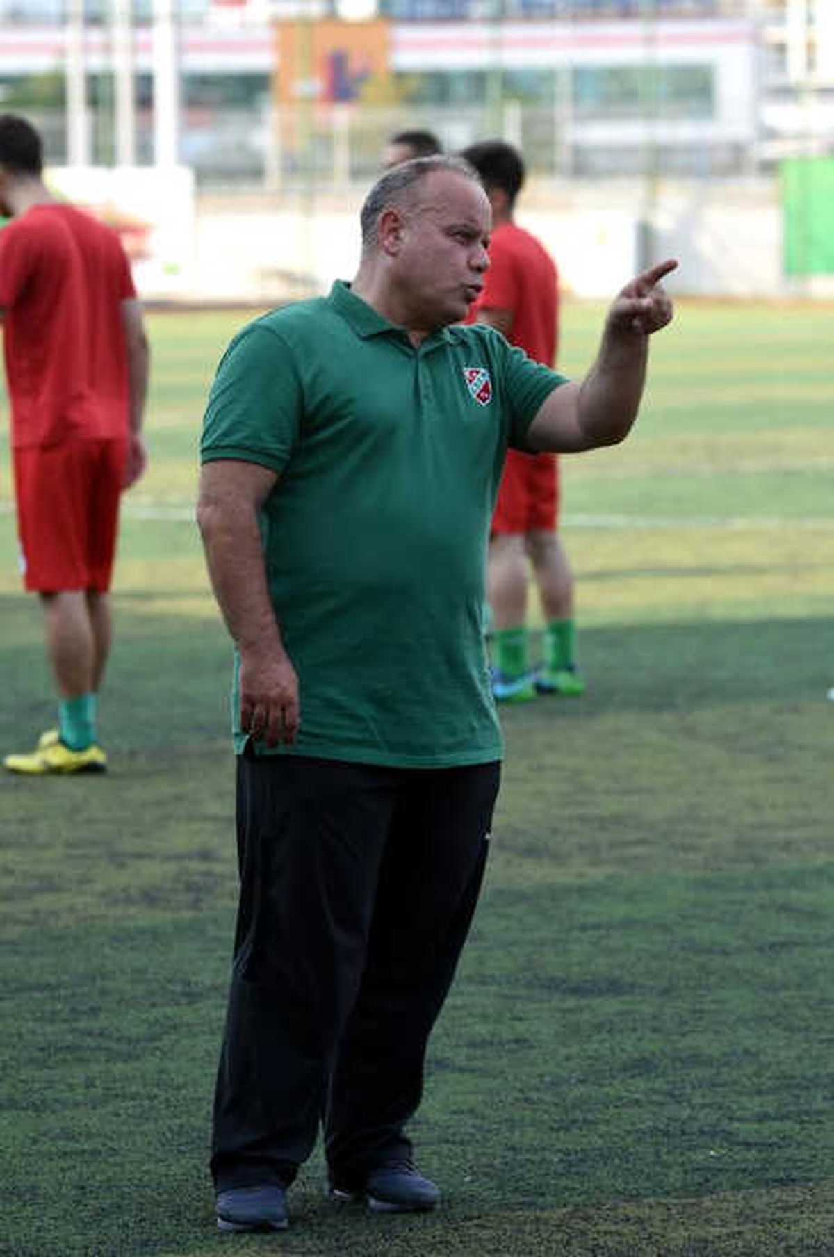 Karşıyaka Sahaya İndi
