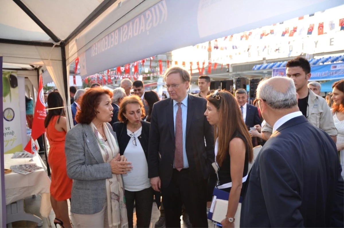 Kuşadası Belediyesi AB Projeleri Sergisine Katıldı