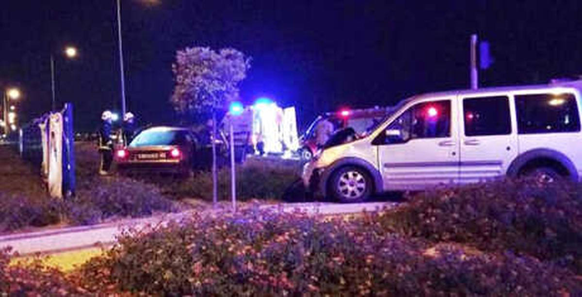 Otomobil ile Hafif Ticari Araç Çarpıştı: 1 Ölü, 7 Yaralı