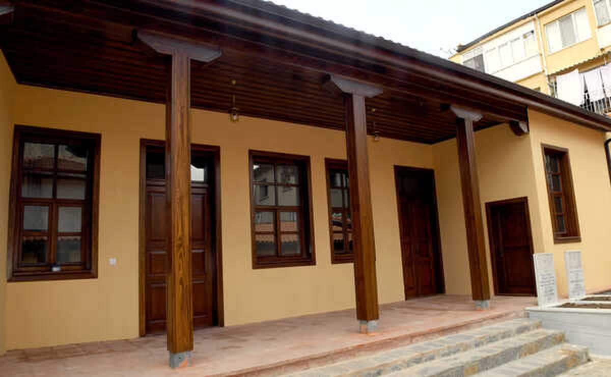 Tarihi Bina "Millet Kıraathanesi" Oldu