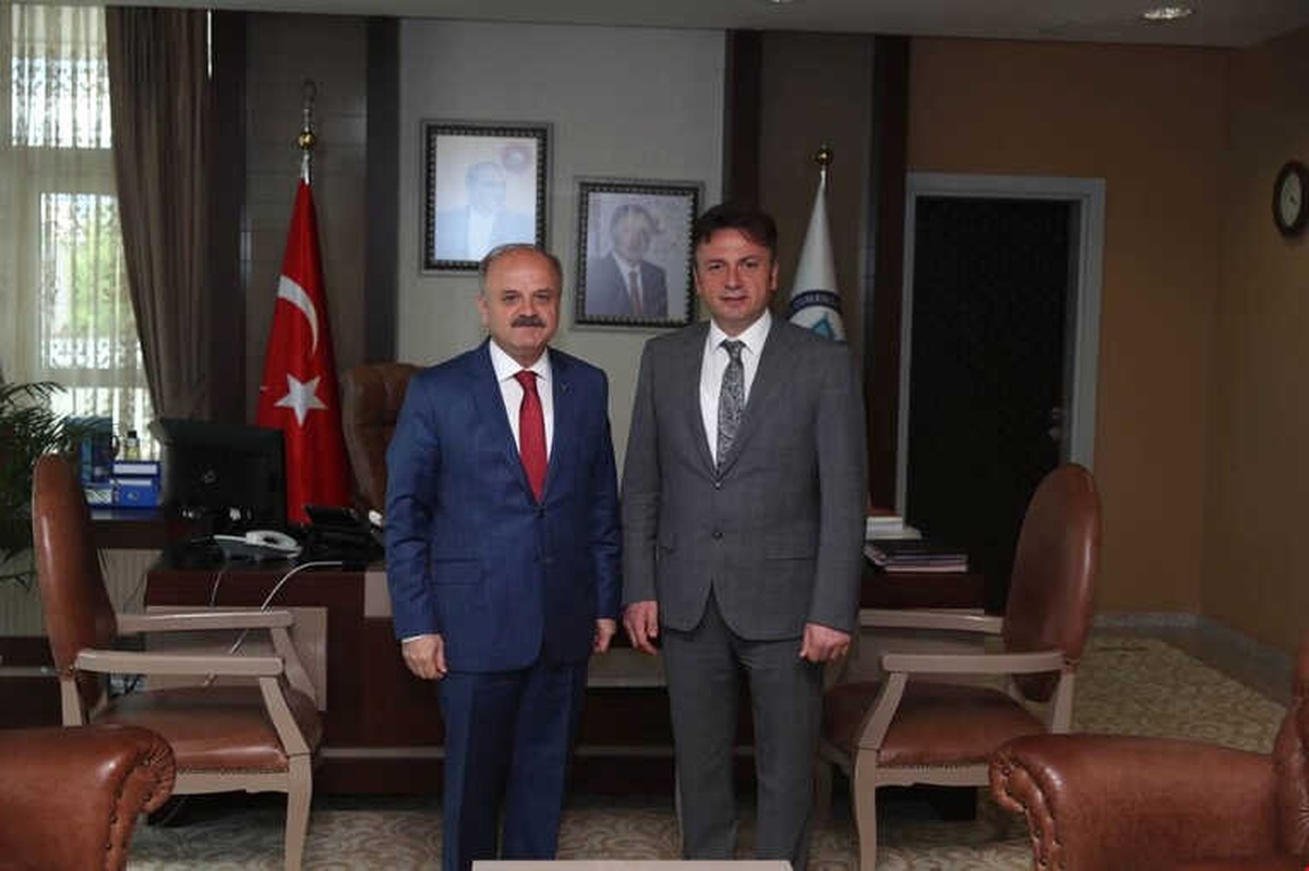 Vali Çakacak, Esogü Rektörü Şenocak\'ı Ziyaret Etti