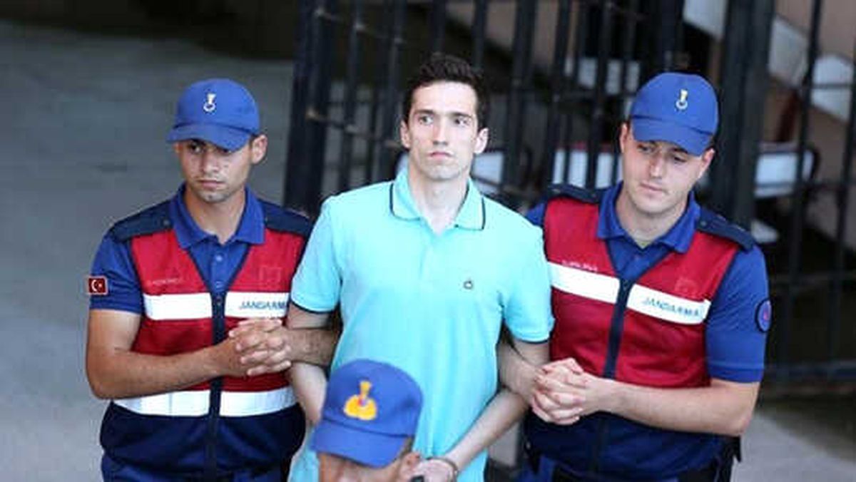 Yunan Askerlerin Tutukluluğuna Devam Edilecek