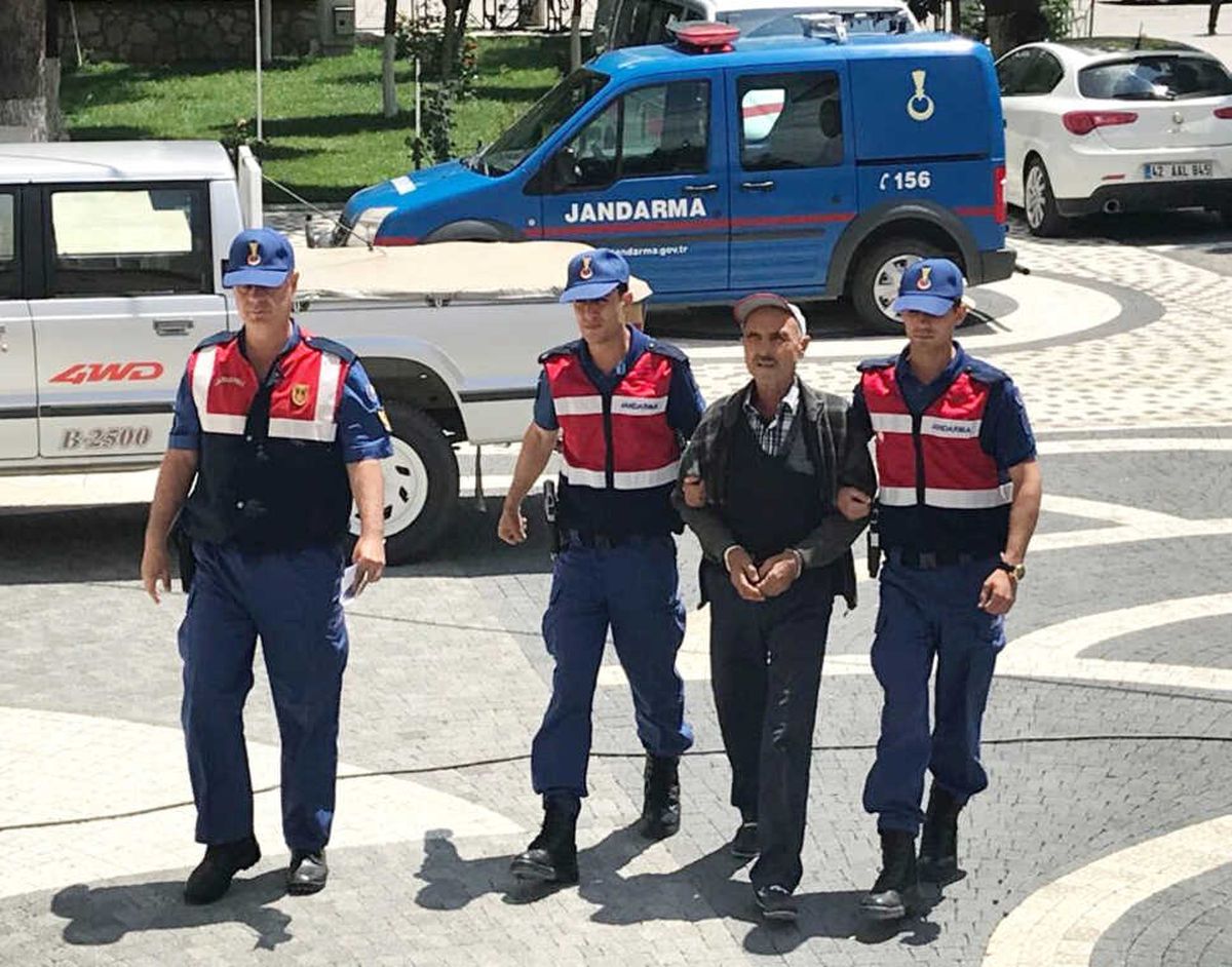 Akşehir\'de 980 Kök Hint Keneviri Ele Geçirildi