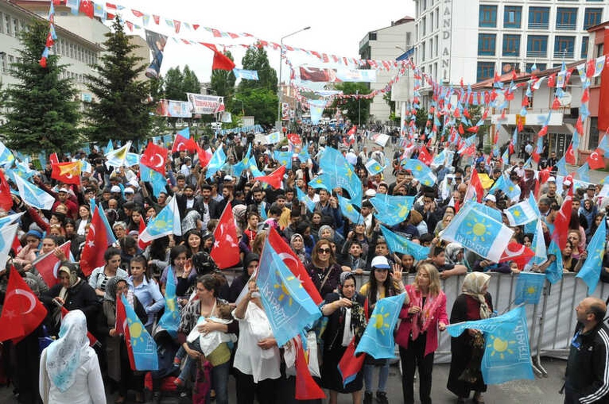 Akşener Kars\'ta Beklediği İlgiyi Görmedi