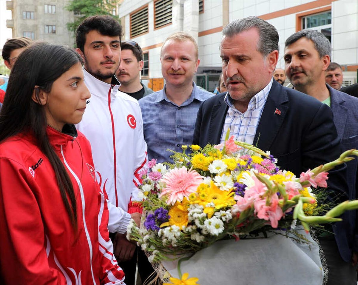Amatöre Destek Artarak Devam Ediyor"
