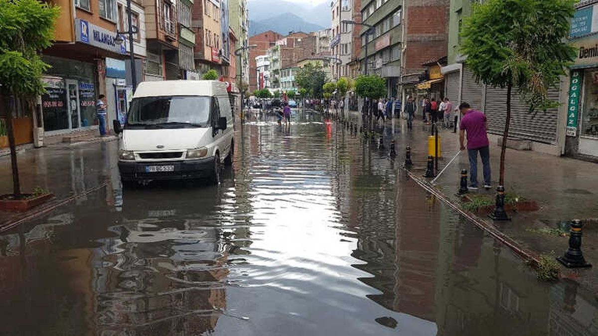Aniden Bastıran Yağmur, Hayatı Olumsuz Etkiledi