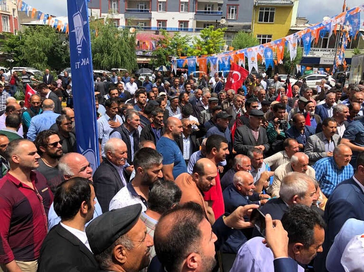 Bakan Arslan\'a Kağızman\'da Sevgi Seli