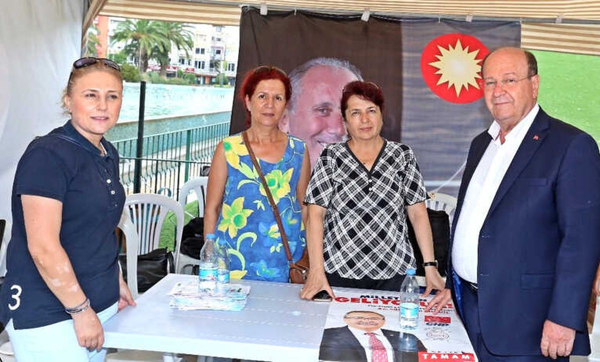Başkan Özakcan\'dan CHP Seçim Çadırına Ziyaret