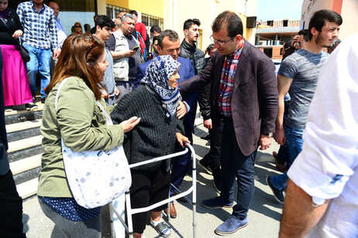 Beylikdüzü Belediyesi, Seçim Günü Yaşlı Ve Engellilere Ulaşım Desteği Veriyor