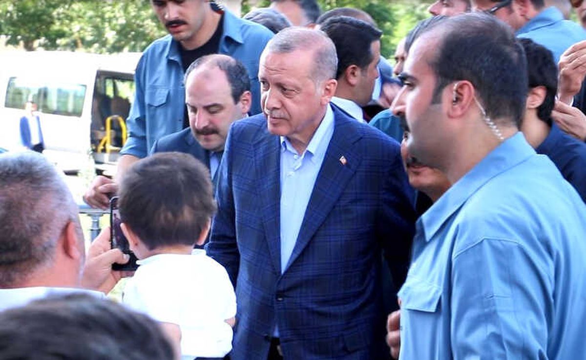 Cumhurbaşkanı Erdoğan\'dan Milletvekili Yıldız ve Şehit Ailesine Taziye Ziyareti