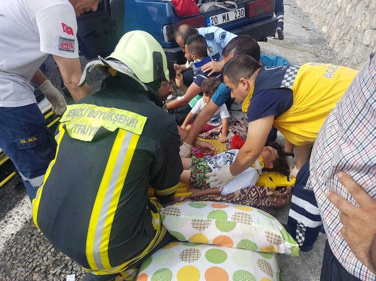 Denizli\'de Trafik Kazası: 11 Yaralı