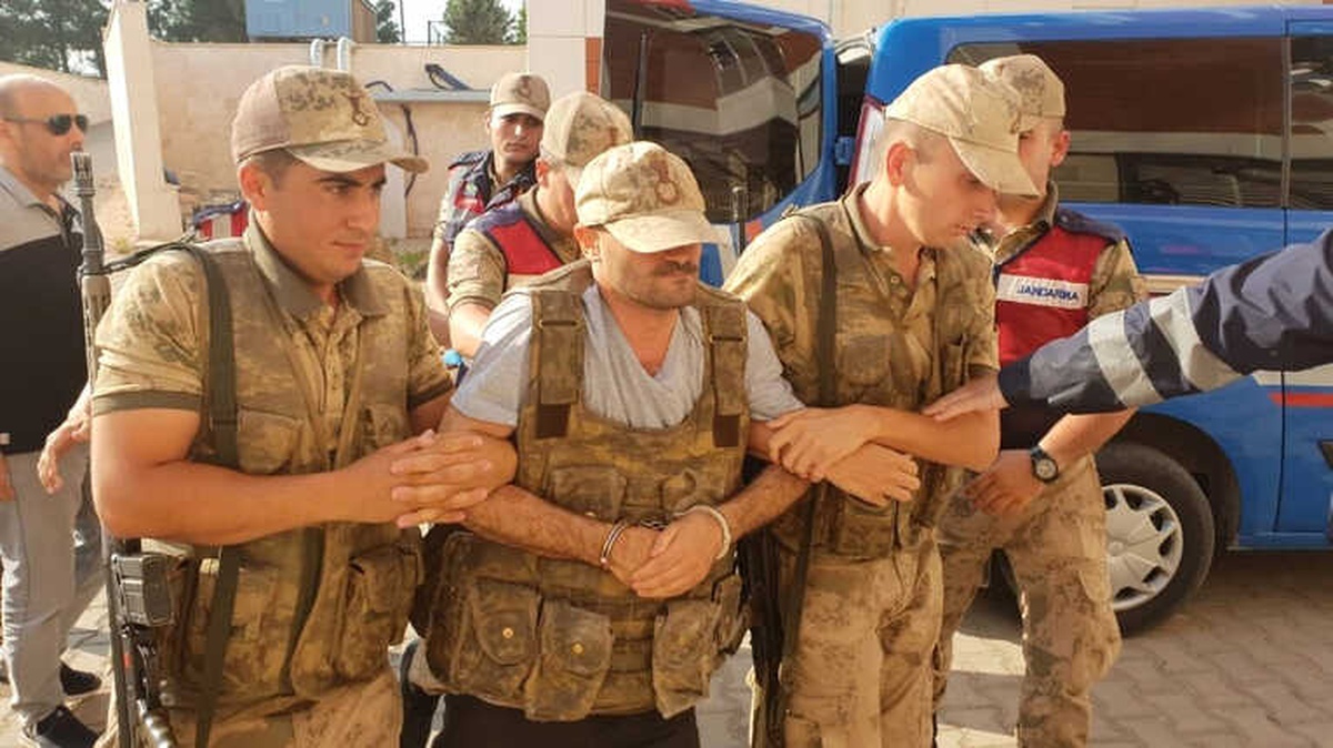 Eşi ve Ailesinden 3 Kişi Öldüren Damat Teslim Oldu