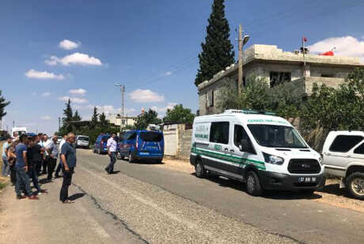 Eşini, Kayınpederi ve Kayınvalidesini Öldürüp, Kızını Alarak Kaçtı