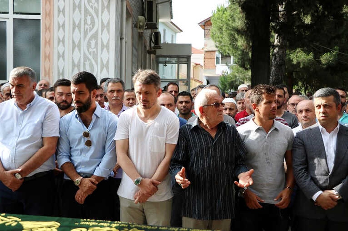 Eski Milli Futbolcu Orhan Ak\'ın Acı Günü