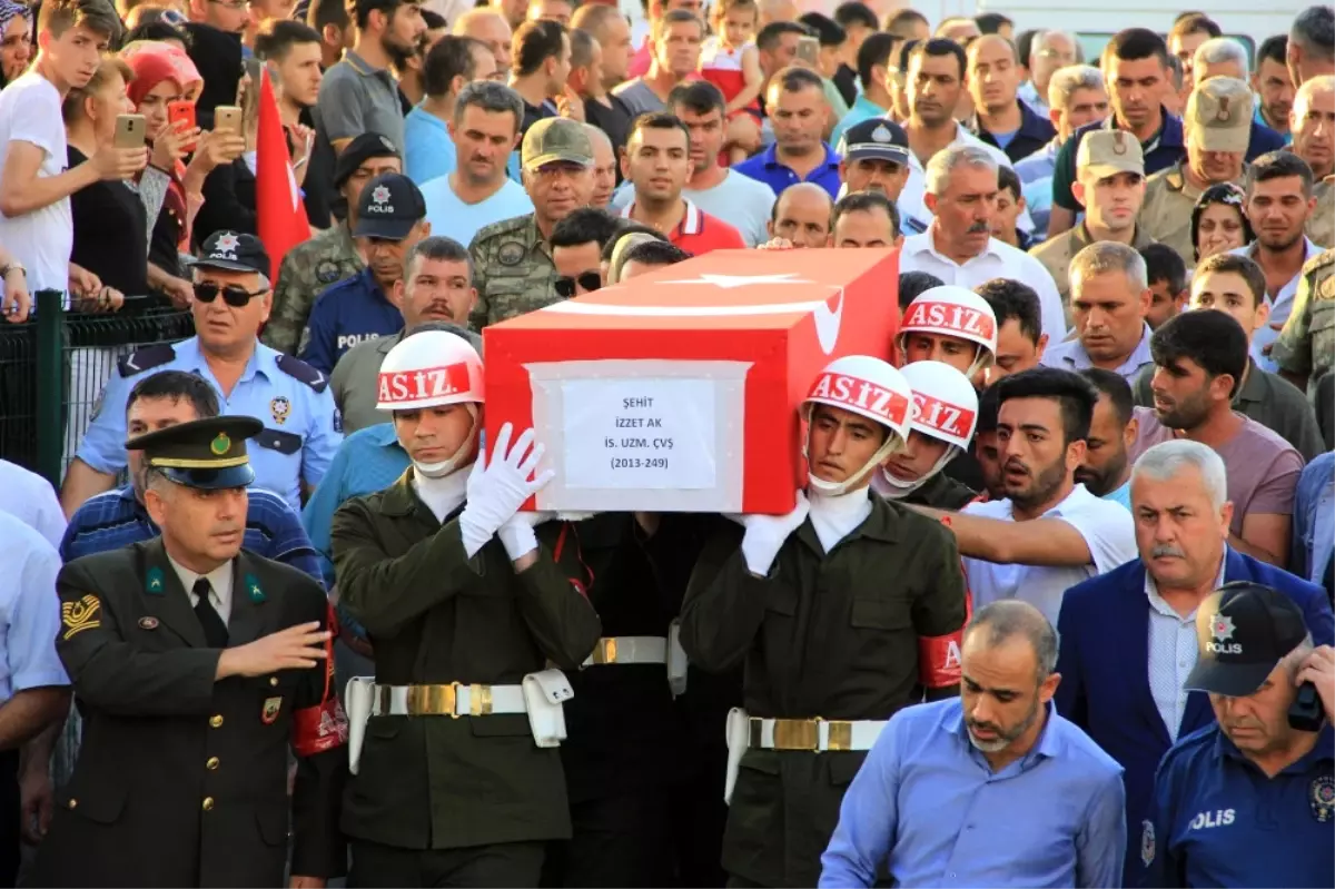 Hatay Şehidini Uğurladı