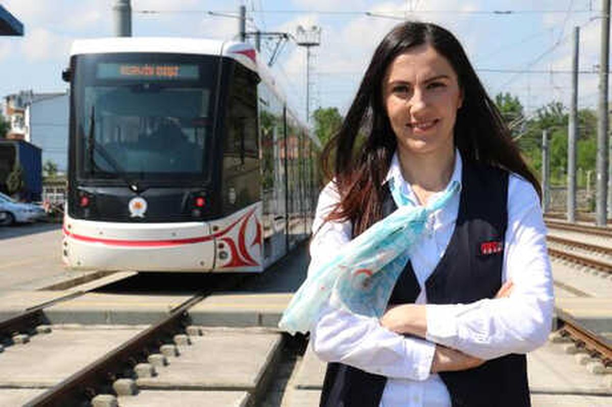 Hem Makinist Hem Mühendis Hem Öğretmen Hem de Anne
