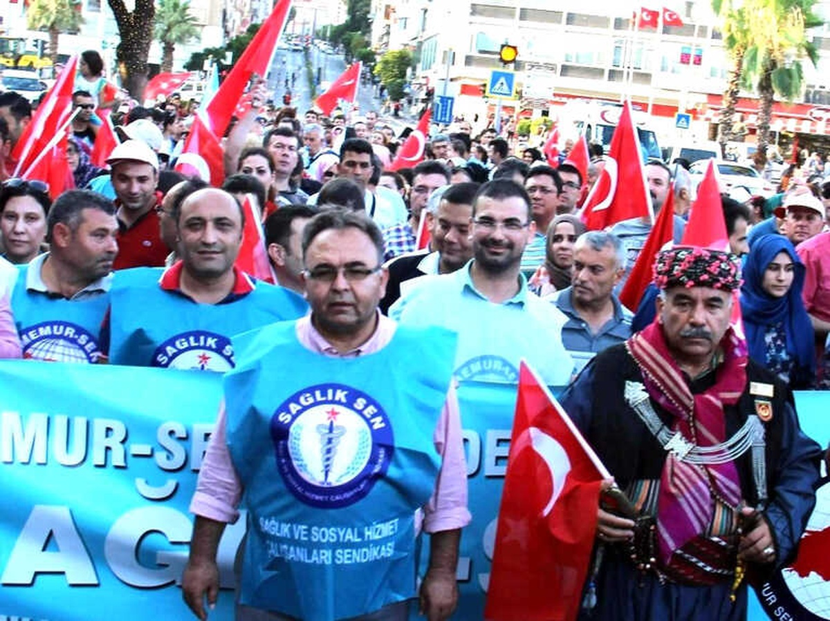 Karaer; "Milletimizin Geleceğinden Yana Duruş Sergilemeyi Sürdüreceğiz"