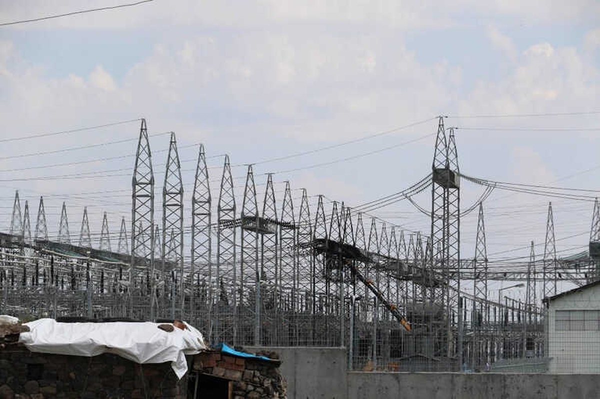 Merkez Trafodaki Yangın Diyarbakır\'ı Elektriksiz Bıraktı