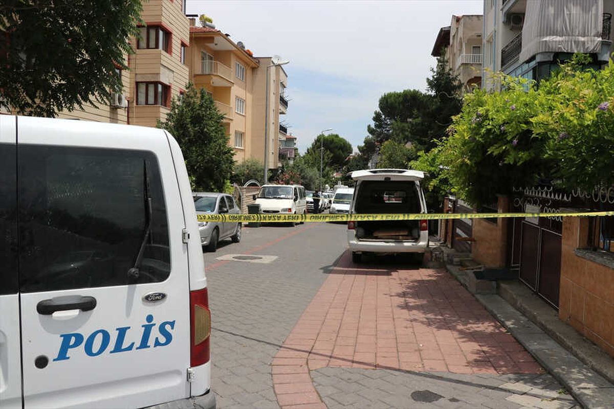 Pazar Esnafı Araç İçerisinde Ölü Bulundu