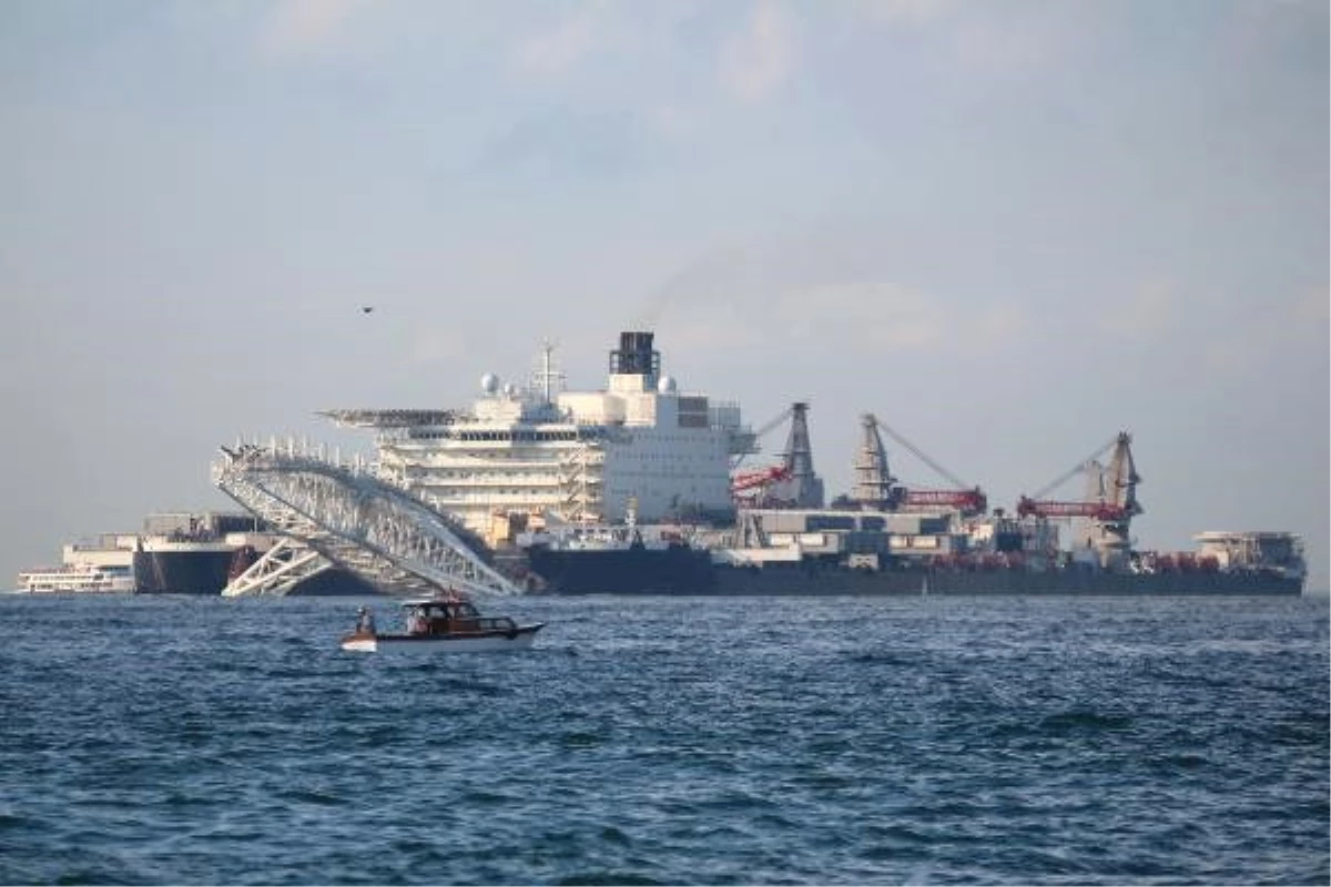Pionering Spirit" Gemisi İstanbul Boğazı\'ndan Geçiyor