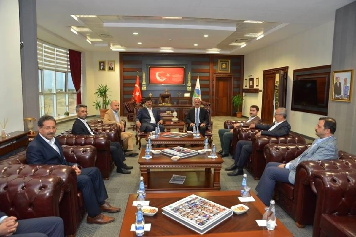 Rektör Karakaya, Cumhurbaşkanı Danışmanları ve Bakanlık Bürokratları ile Biraraya Geldi