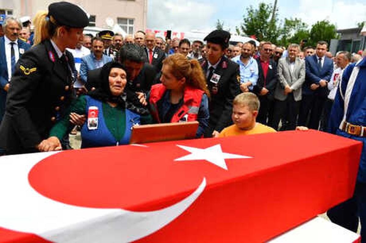 Şehit Uzman Çavuş Baştan, Trabzon\'da Toprağa Verildi