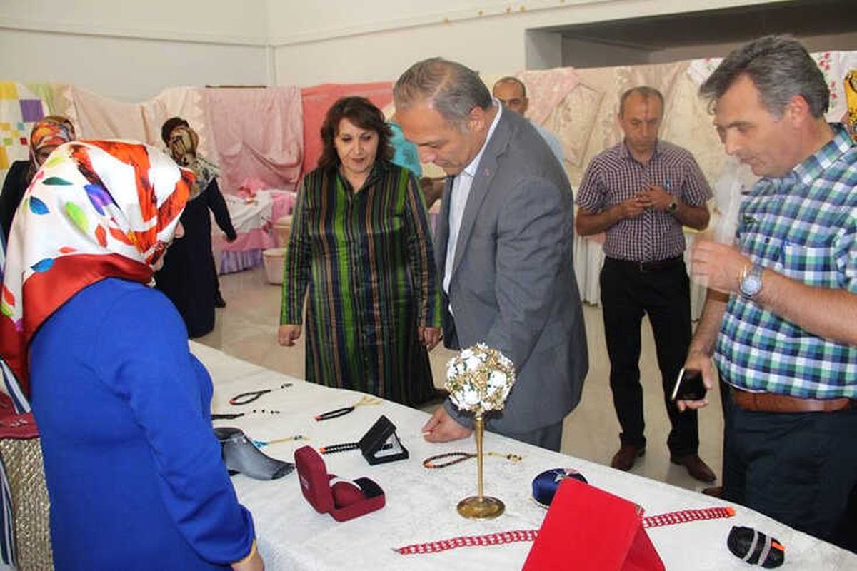 Suluova Hem\'den Yılsonu Sergisi