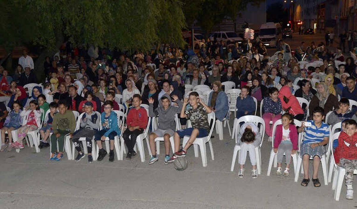 Tepebaşı Belediyesi Tarafından Düzenlenen Halk Konserleri Devam Ediyor