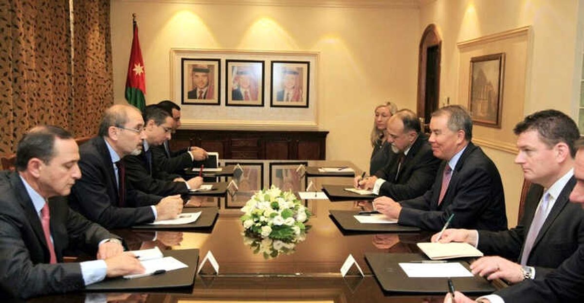 Ürdünlü Bakan Safadi, ABD Savunma Bakanlığı Müsteşarı Rood ile Görüştü