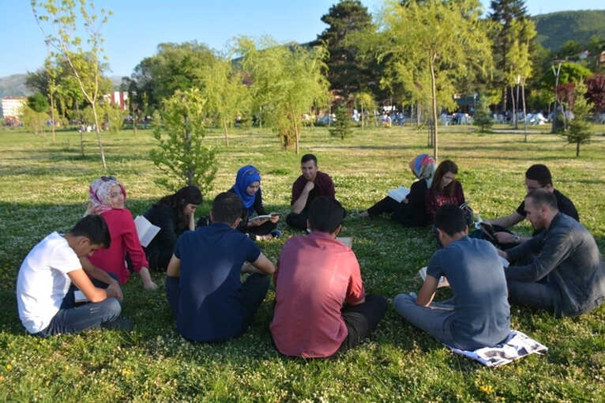 Van Gölü Sahilleri Bu Kez Kitapseverleri Ağırladı