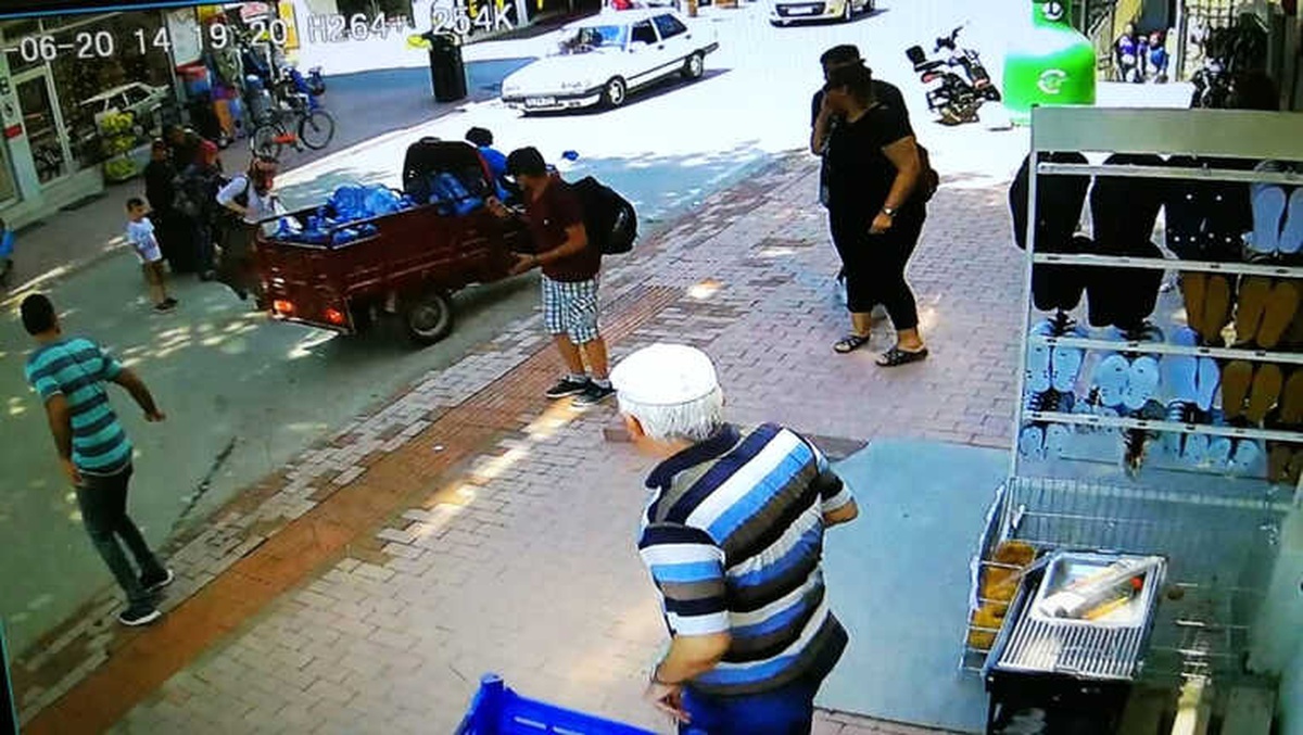 Yolun Karşısına Geçmek İsterken Motosikletin Altında Kaldı