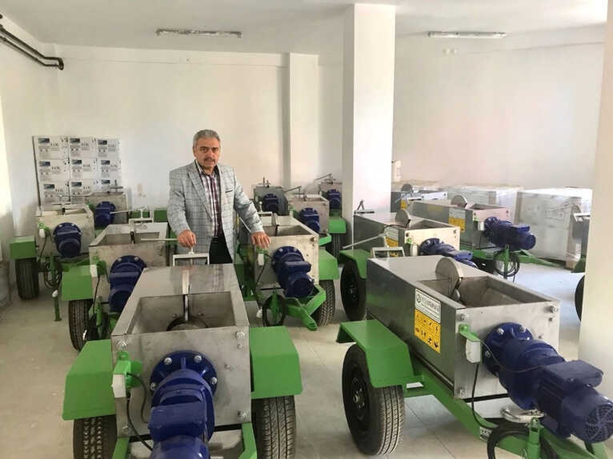 Ziraat Odası\'ndan Üreticilere Üzüm Sıkma Makinası