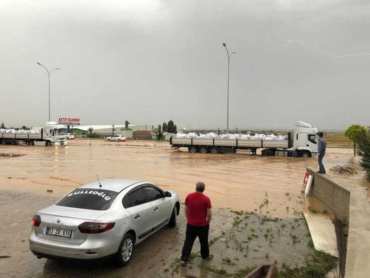 Afyonkarahisar Küçük Sanayi Sitesi\'ni Sel Bastı