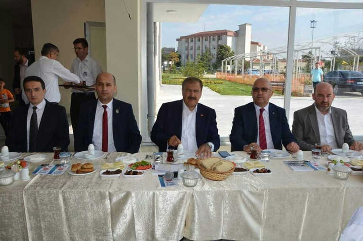 Bakan Eroğlu: "3 Ayda Yağacak Yağış 24 Saatte Ani Olarak Düştü"