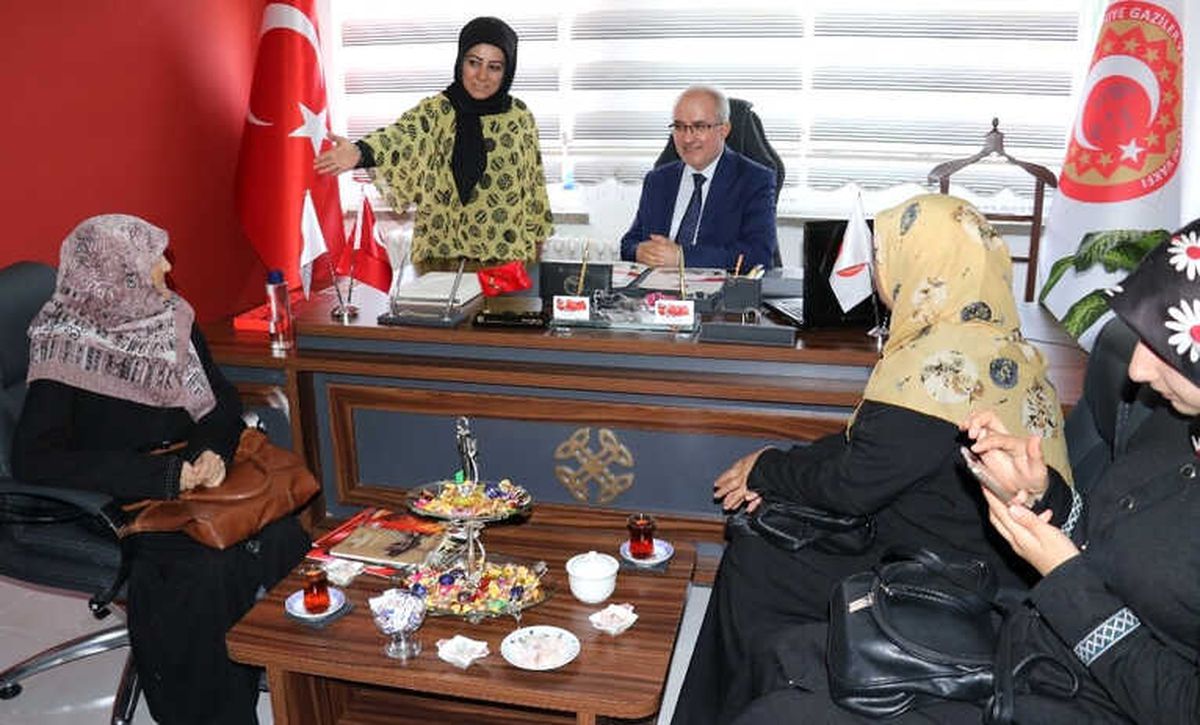 Başbakan Başdanışmanı İnanç\'tan Gazi ve Şehit Aileleri Vakfına Ziyaret