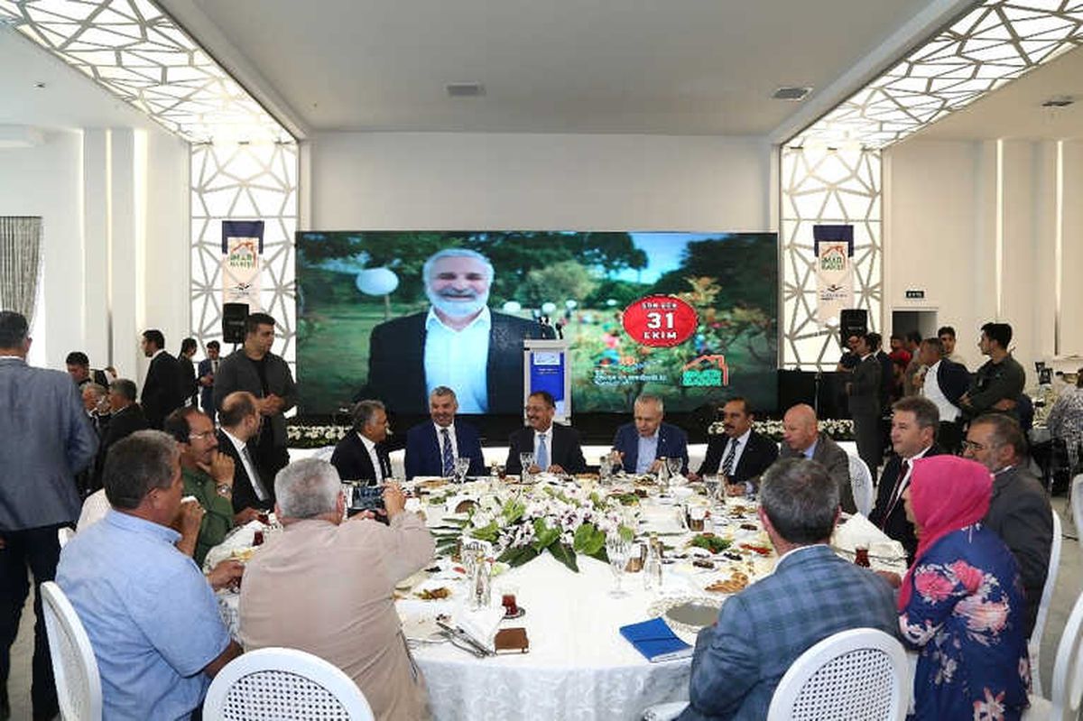 Başkan Çelik, Çevre ve Şehircilik Bakanlığı\'nın "İmar Barışı" Toplantısına Katıldı