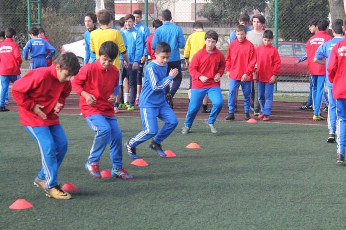 Büyükşehir Futbol Okulu\'na Yoğun İlgi