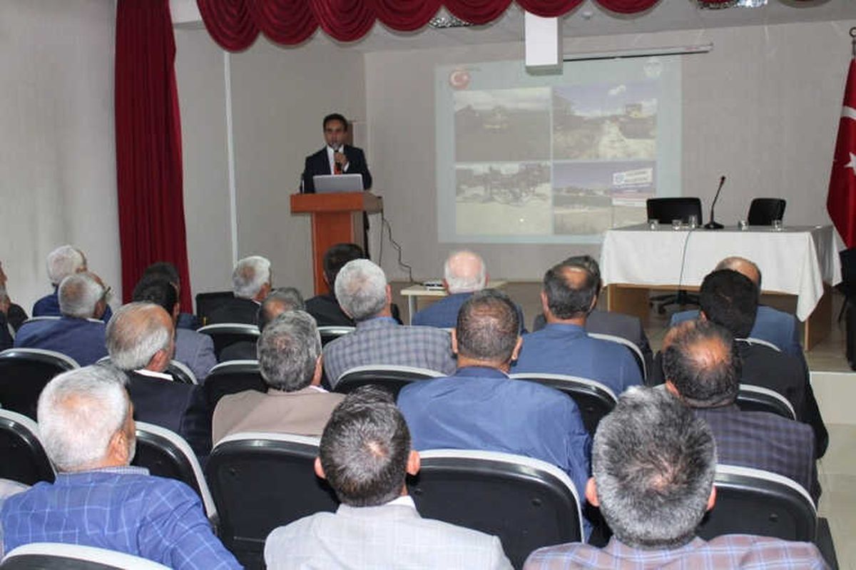 Çaldıran\'da Muhtarlarla İstişare Toplantısı
