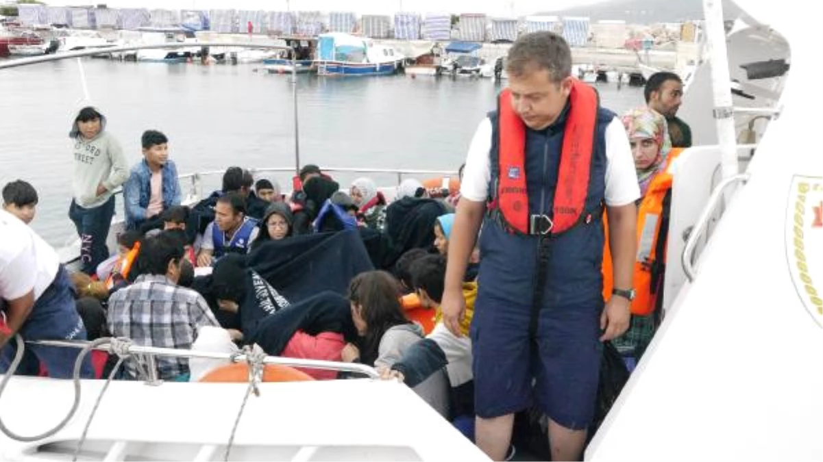 Çanakkale\'de Lastik Botta 47 Kaçak Göçmen Yakalandı