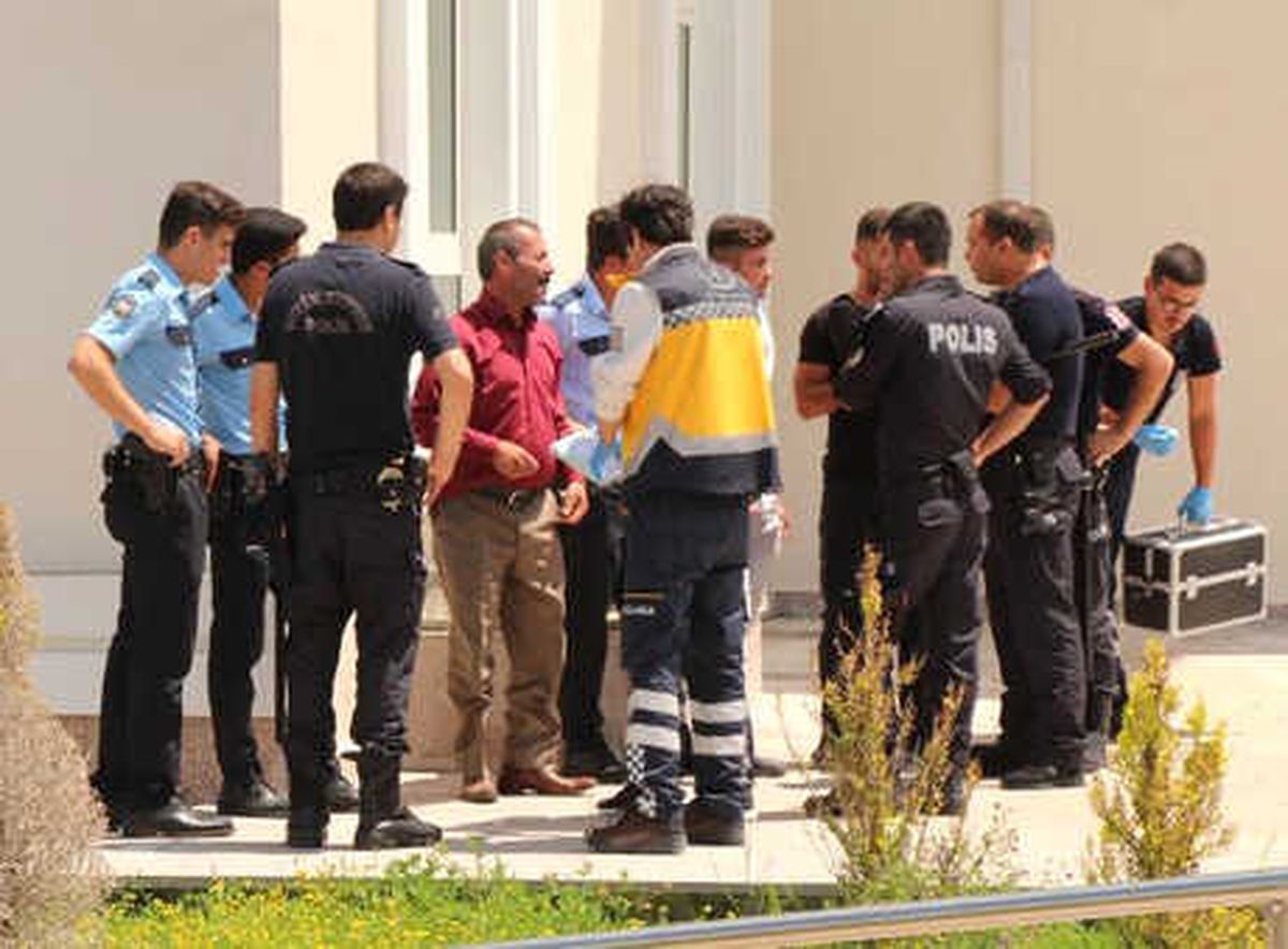 Cinsel Taciz Davası Öncesi Adliyede Kavga: 1 Yaralı, 6 Gözaltı