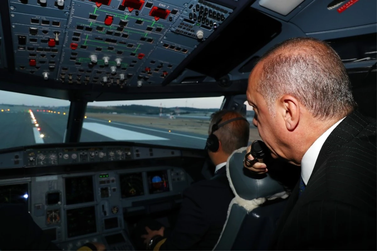 Cumhurbaşkanı Erdoğan\'ın Uçağı 3. Havalimanına İndi