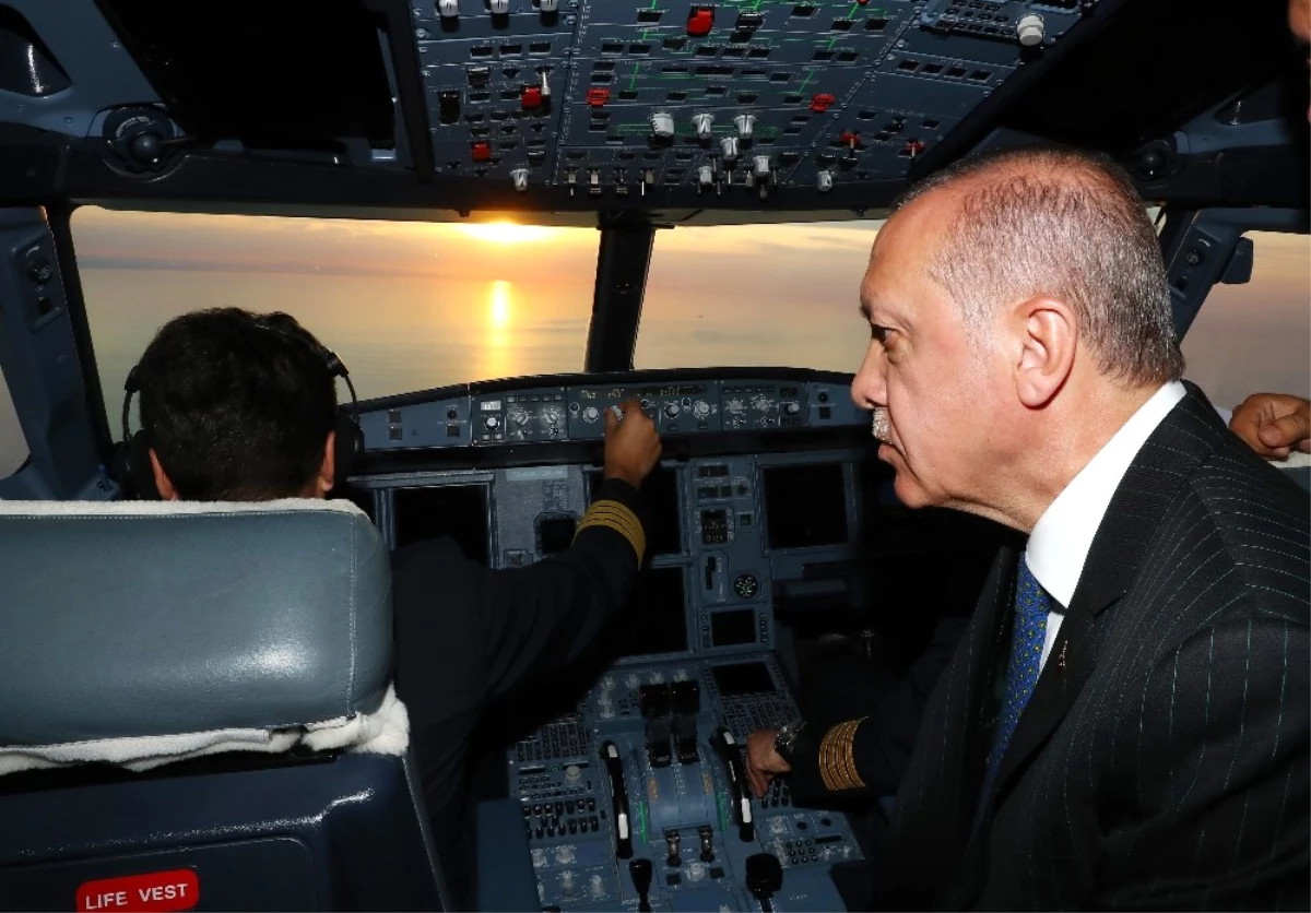 Cumhurbaşkanı Erdoğan\'ın Uçağı 3. Havalimanına İndi