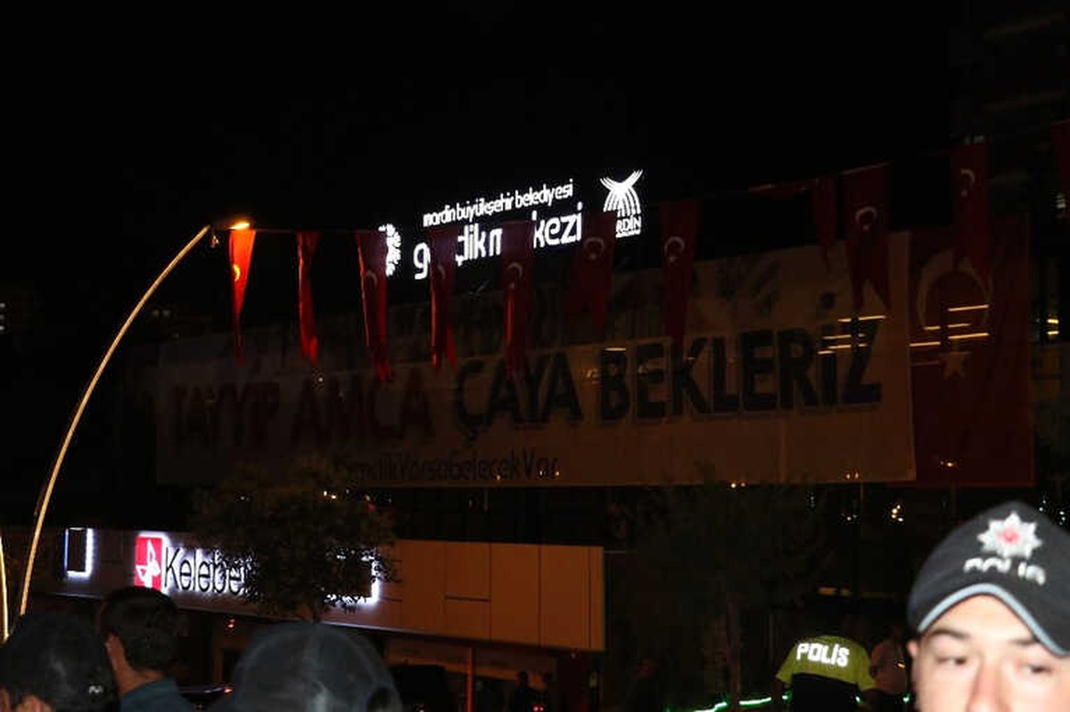 Cumhurbaşkanı Erdoğan, "Tayyip Amca Çaya Bekleriz" Pankartına Kayıtsız Kalmadı