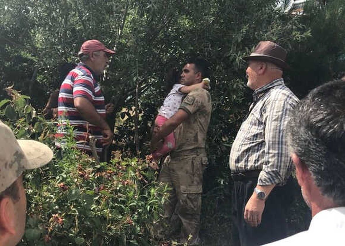 Elazığ\'da Kayıp Olan Küçük Kızı, Jandarma Ekipleri Buldu