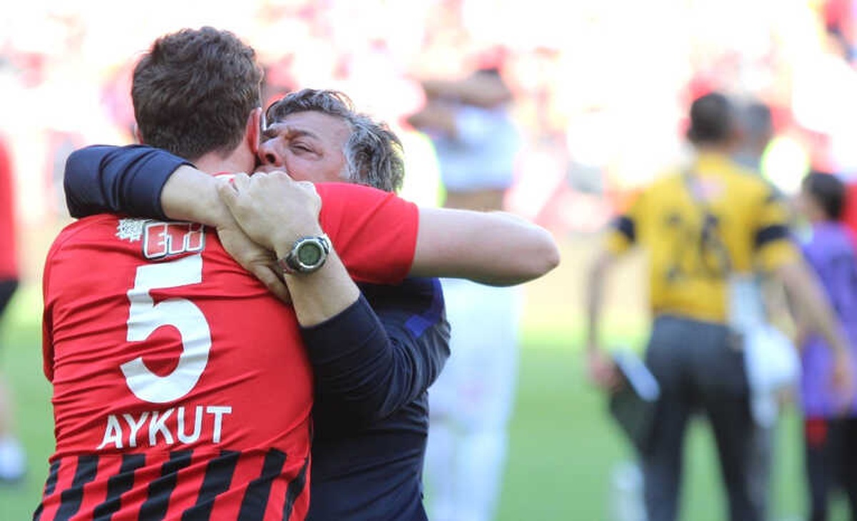 Eskişehirspor Yılmaz Vural ile Anlaşamadı
