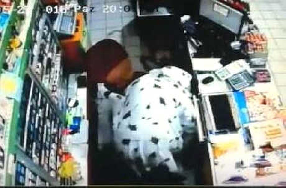 Hırsızlar Önce Kameraya, Sonra Polise Yakalandı