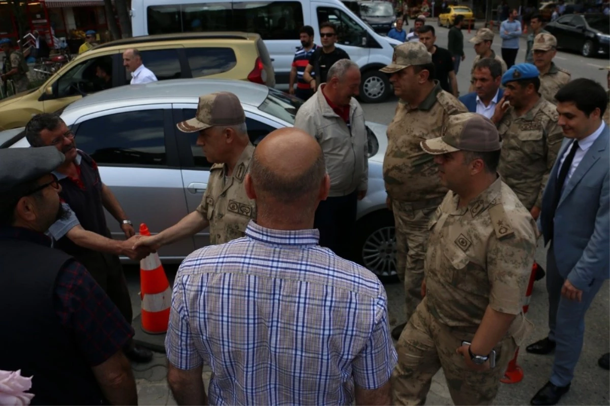 Jandarma Genel Komutanı Orgeneral Arif Çetin Eren Bülbül\'ün Memleketi Maçka\'da Vatandaşlarla Bir...